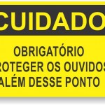 Obrigatório proteger os ouvidos além desse ponto - adesivo-20-x-30-cm