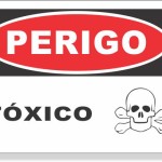 Tóxico - adesivo-20-x-30-cm