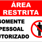 Somente Pessoal Autorizado - adesivo-15-x-20-cm