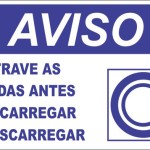 Trave as Rodas antes de Carregar e Descarregar - adesivo-15-x-20-cm