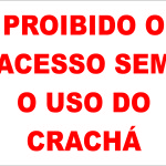 Proibido o Acesso Sem o Uso de Crachá - adesivo-15-x-20-cm